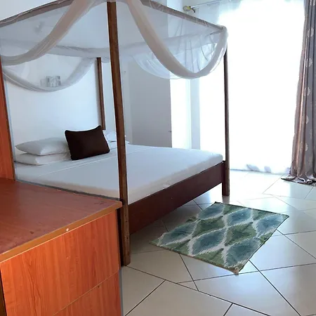 Ary Homestay Nyali - On 5Th Avenue Mombasa Exterior photo