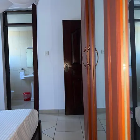 Ary Homestay Nyali - On 5Th Avenue Mombasa Exterior photo