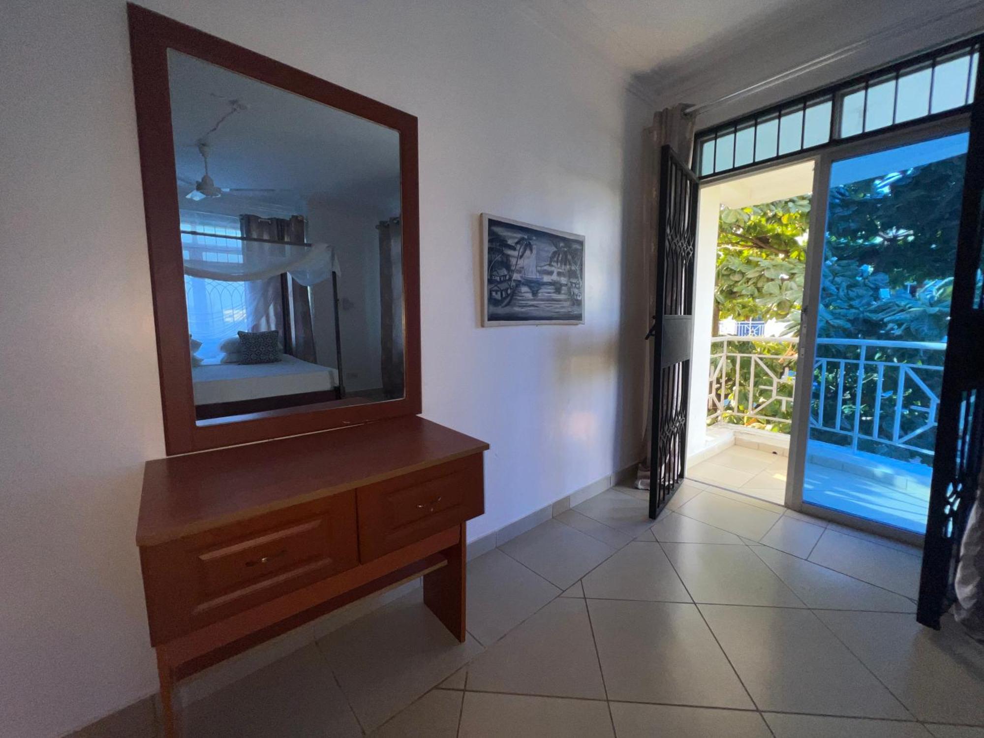Ary Nyali - On 5th Avenue * Mombasa