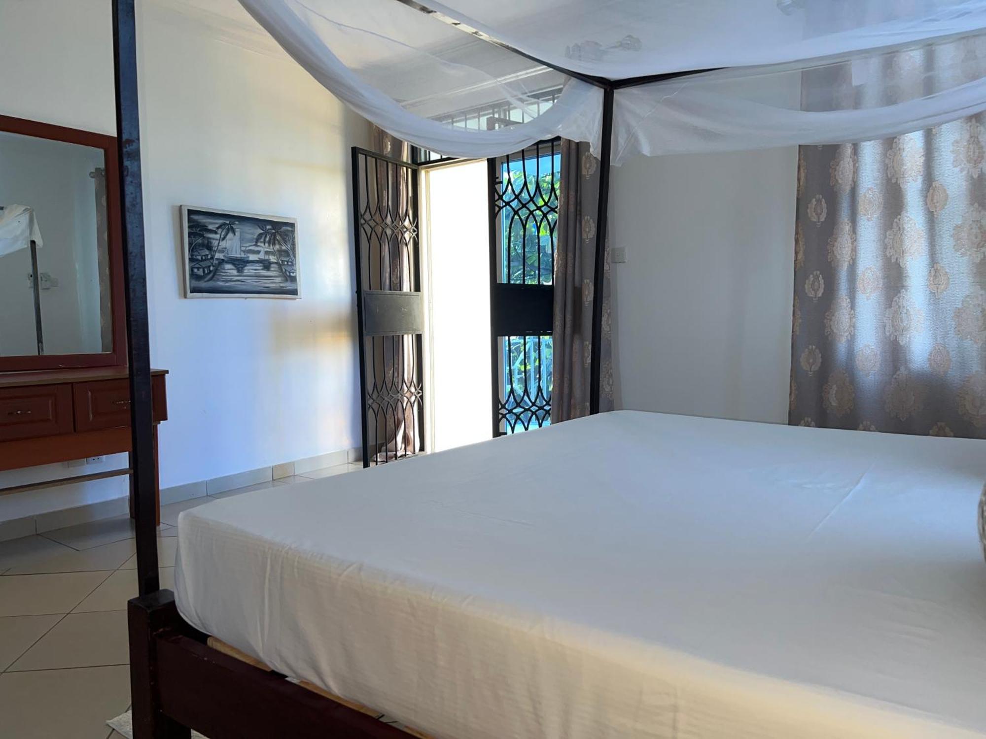 Homestay Ary Nyali - On 5th Avenue